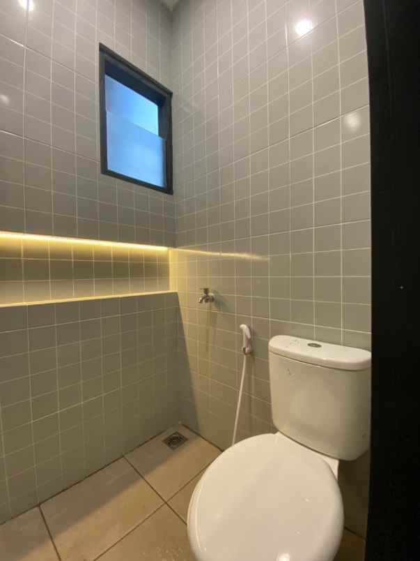 dijual rumah jl h asnawi beji depok