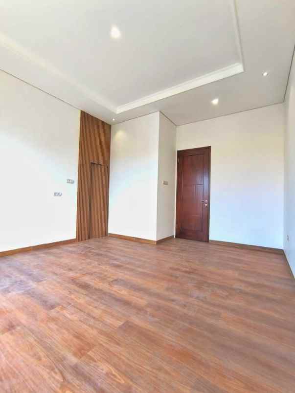 dijual rumah jl ikan rawamangun jakarta