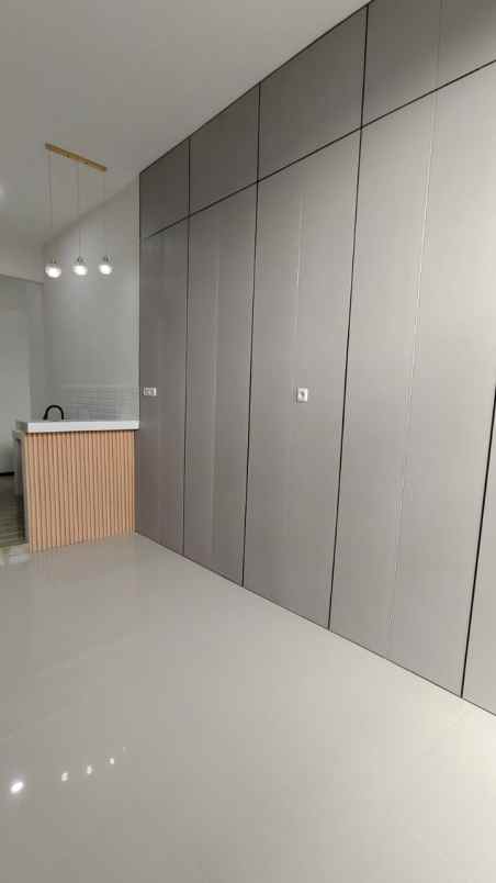 dijual rumah jl jaten lll wolter mongonsidi