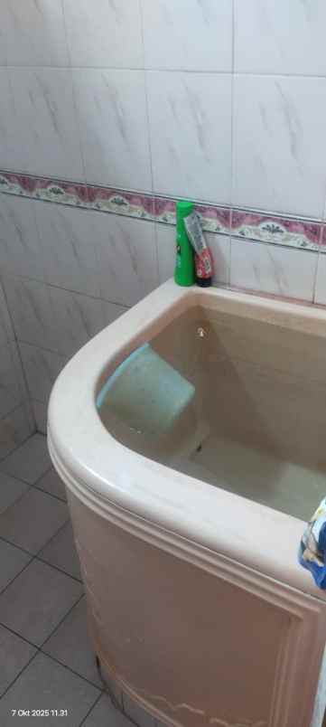 dijual rumah jl kelapa sawit