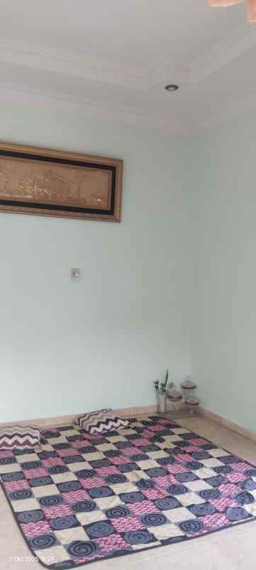 dijual rumah jl kelapa sawit