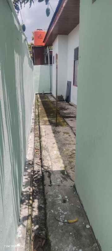 dijual rumah jl kelapa sawit