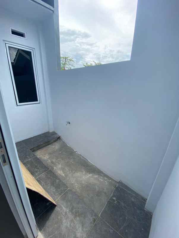 dijual rumah jl kemang 1 belakang waterpark