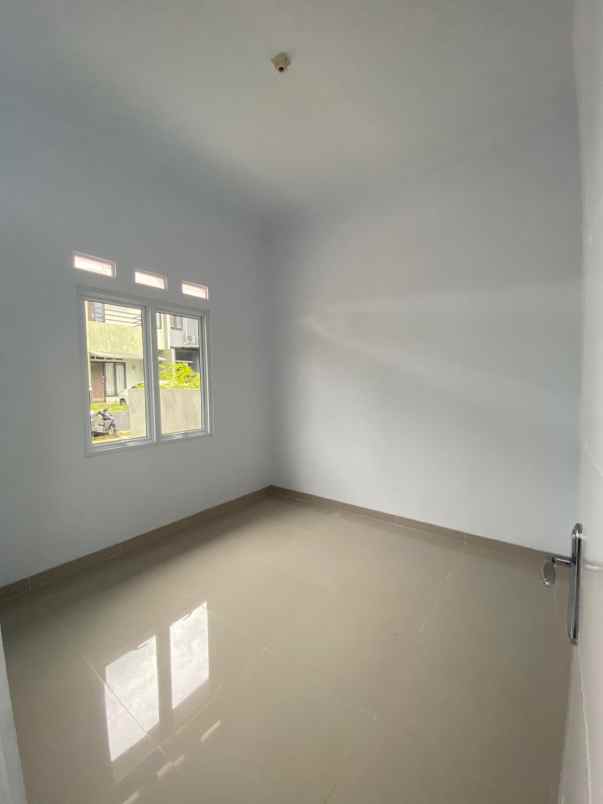 dijual rumah jl kemang 1 belakang waterpark