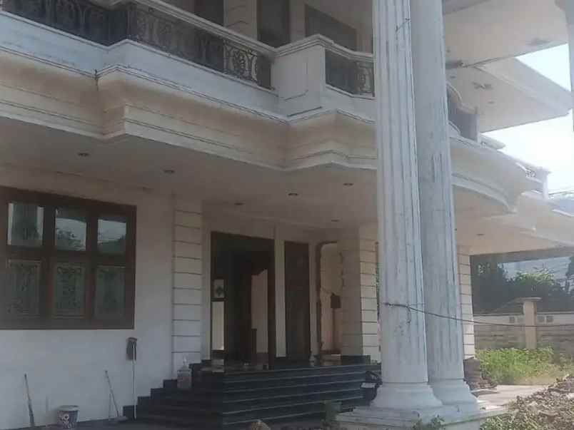 dijual rumah jl kertajaya indah gebang