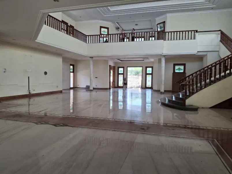 dijual rumah jl kertajaya indah gebang