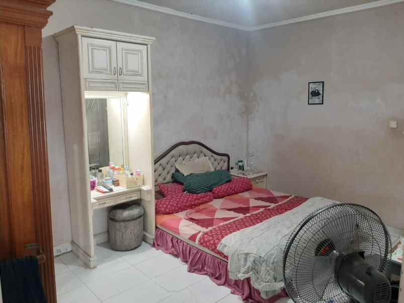 dijual rumah jl komplek bumi mas raya