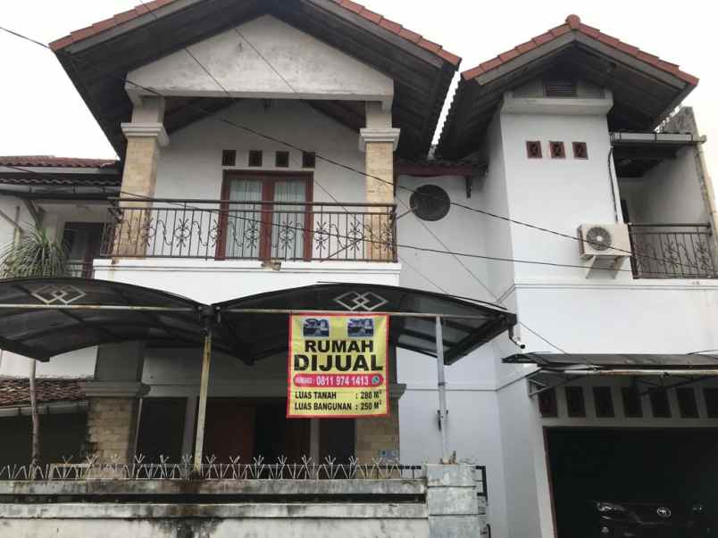 Dijual Rumah Luas 2 Lantai Lokasi Strategis Di Tangerang Selatan