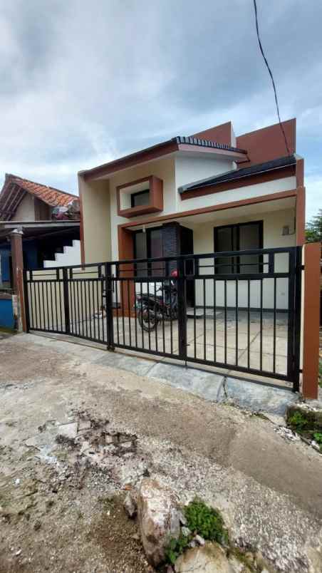 dijual rumah jl nn muncul