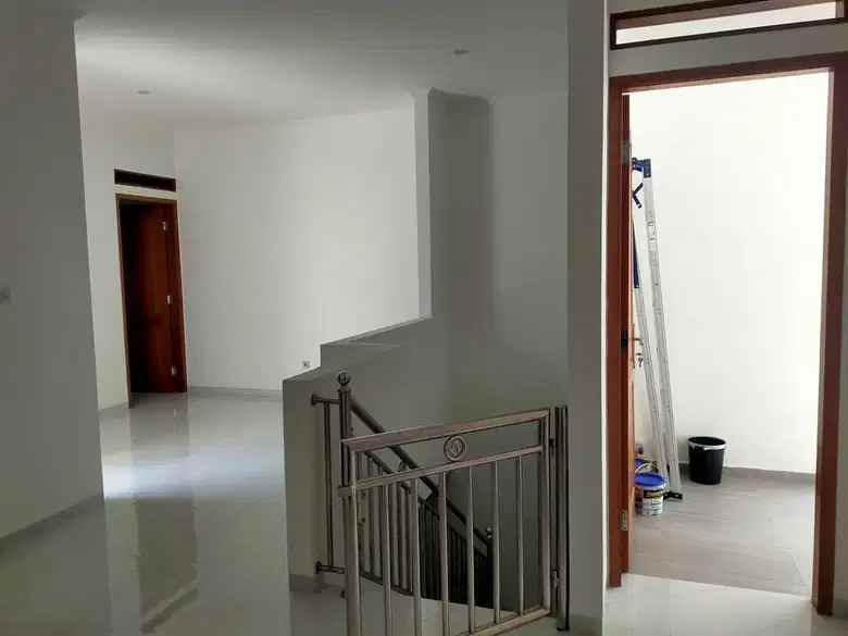 dijual rumah jl pondok bambu duren