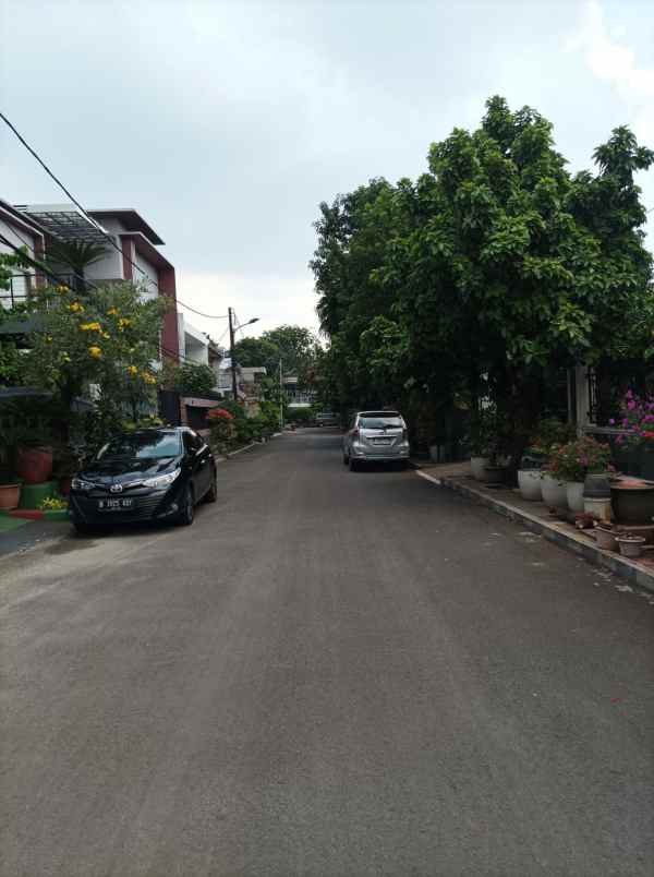dijual rumah jl pondok kelapa duren