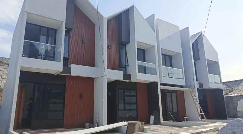 dijual rumah jl pondok kelapa duren