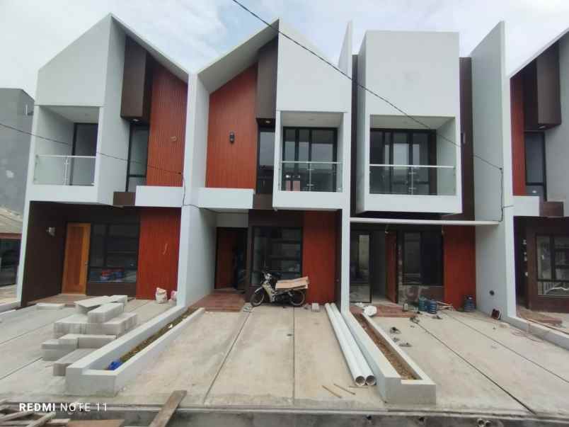 dijual rumah jl pondok kelapa duren