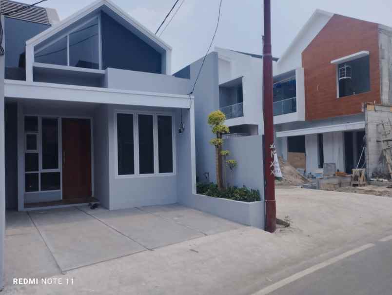 dijual rumah jl pondok kelapa duren