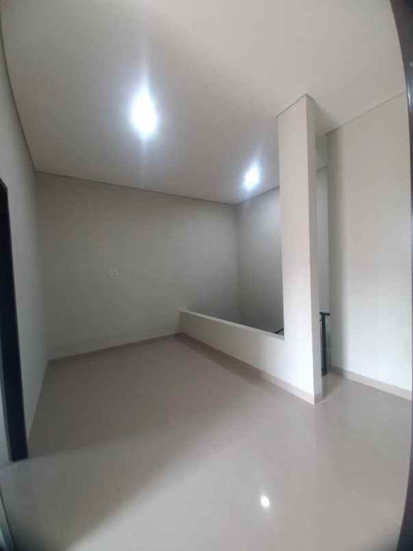 dijual rumah jl pondok kelapa duren