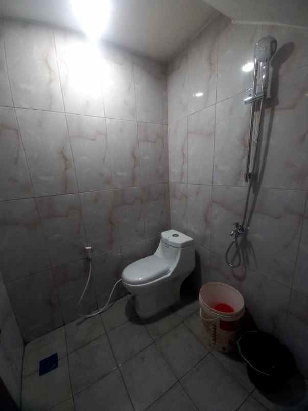 dijual rumah jl pondok kelapa duren