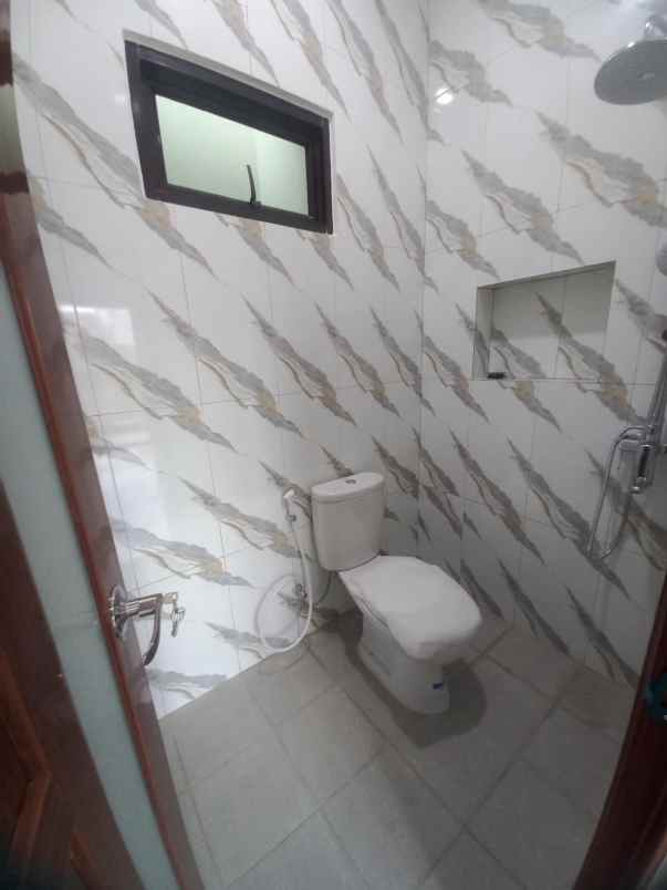 dijual rumah jl pondok kelapa duren