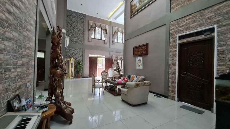 dijual rumah jl praja kebayoran lama jakarta selatab