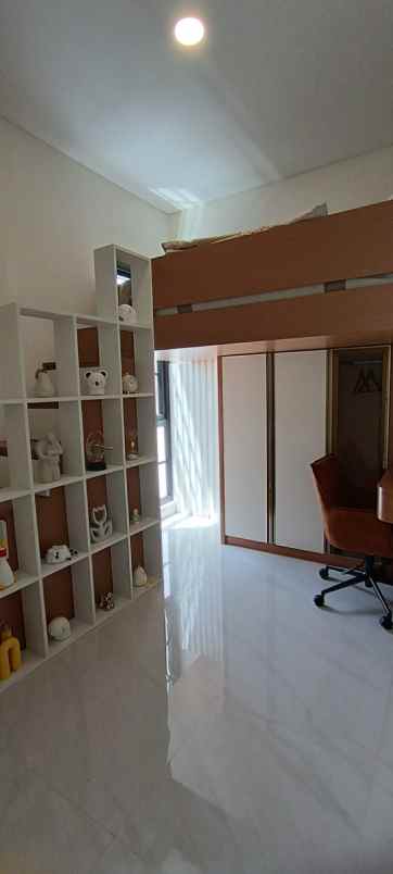 dijual rumah jl rawalumbu bekasi barat