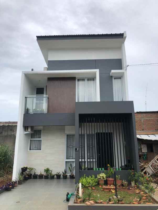 dijual rumah jl raya jaka mulya