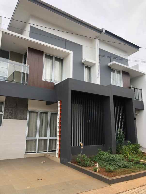 dijual rumah jl raya jaka mulya