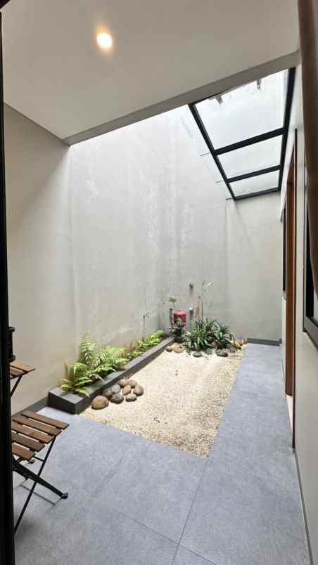 dijual rumah jl raya puspitek rt 01 rw