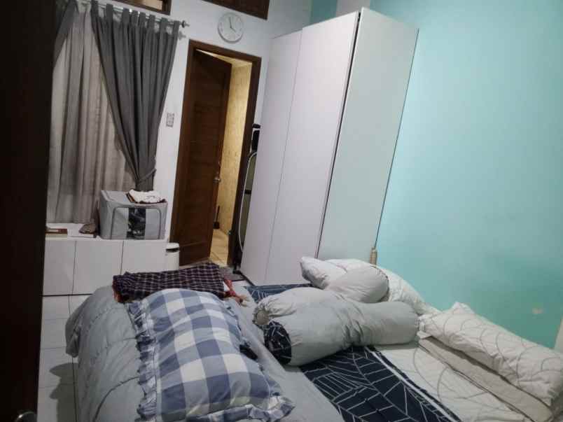 dijual rumah jl raya serpong teras