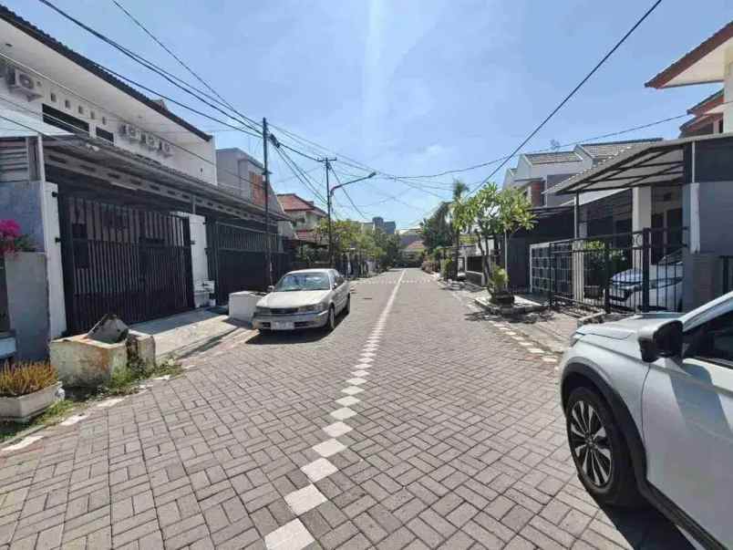 dijual rumah jl tenggilis mejoyo