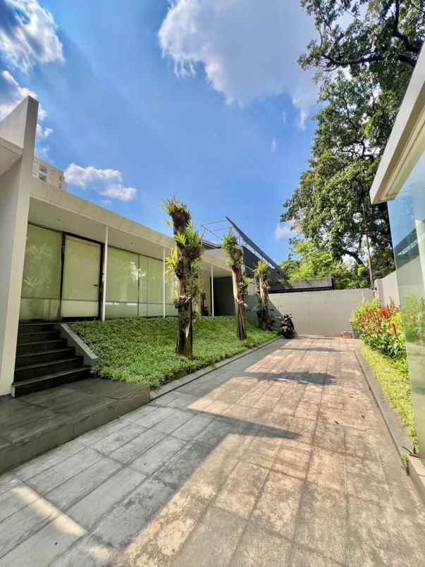 dijual rumah jl wijaya