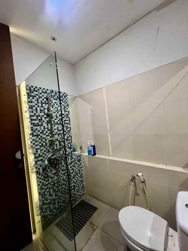 dijual rumah jl wijaya