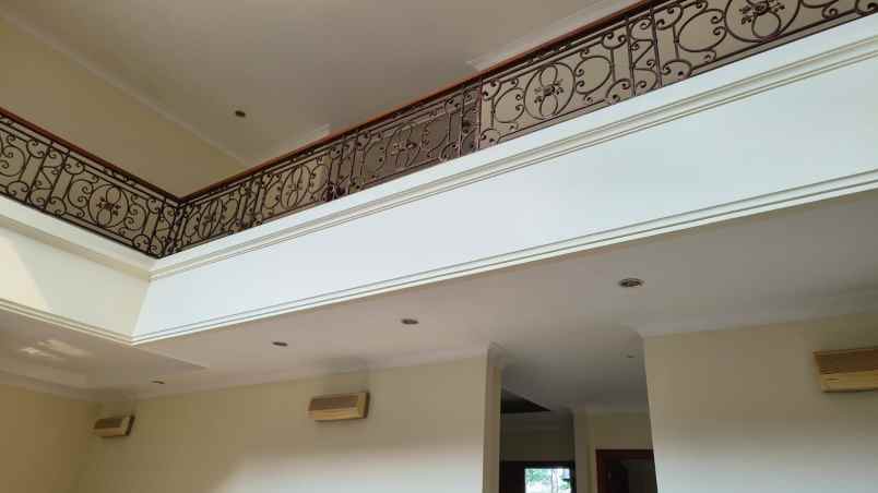 dijual rumah jl wijaya