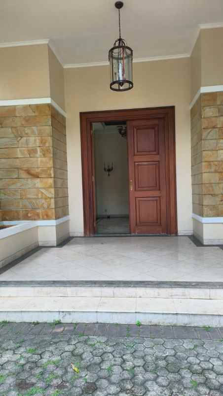 dijual rumah jl wijaya