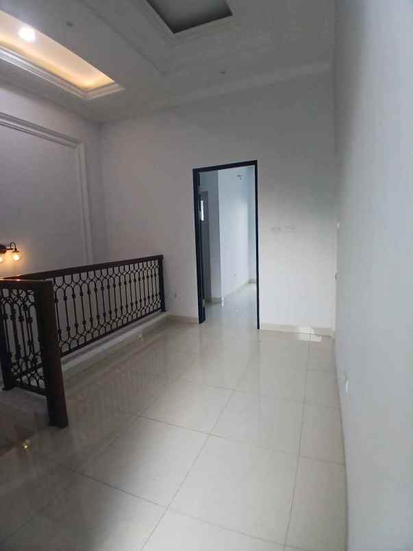 dijual rumah jln moh kahfi 1