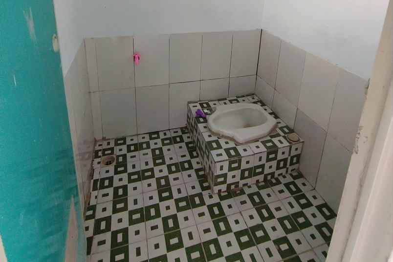 dijual rumah jln raya bojong