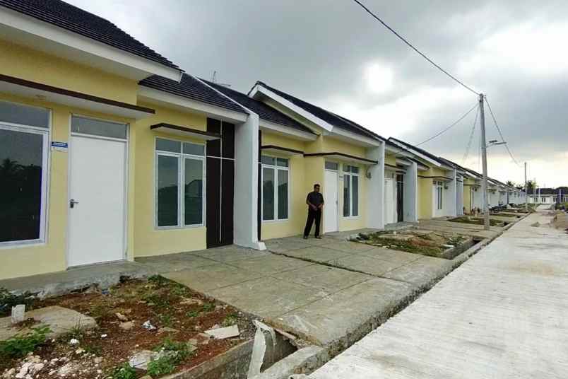 dijual rumah jln raya bojong