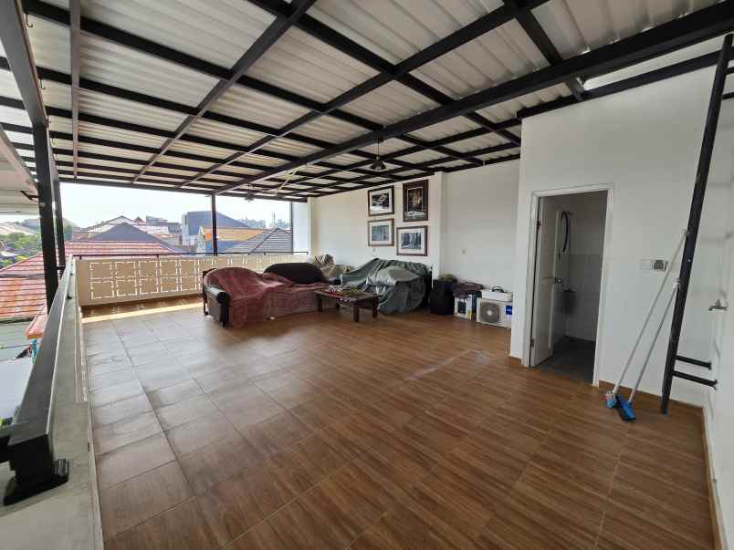 dijual rumah jln swadaya rawadomba