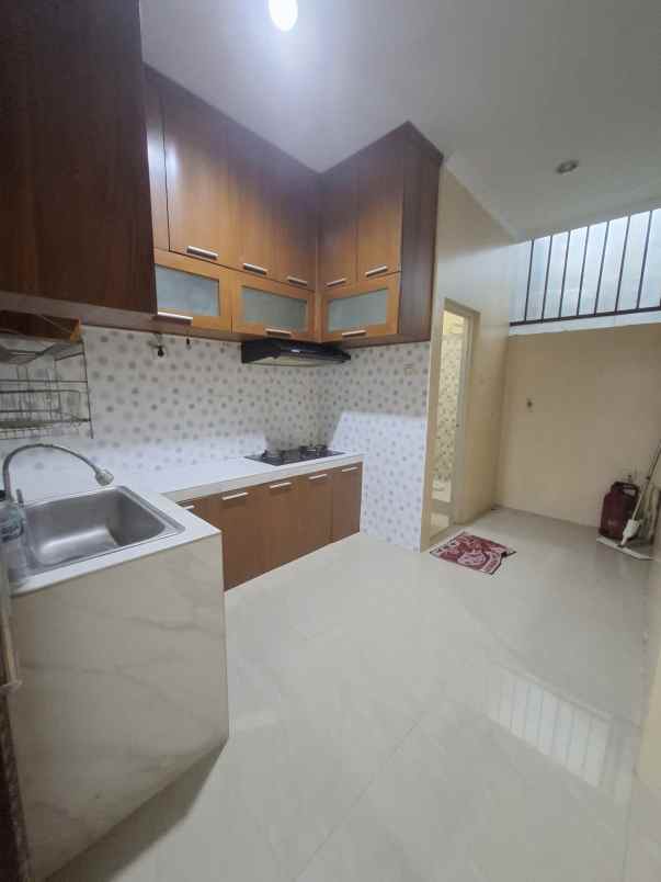 dijual rumah kadisoka