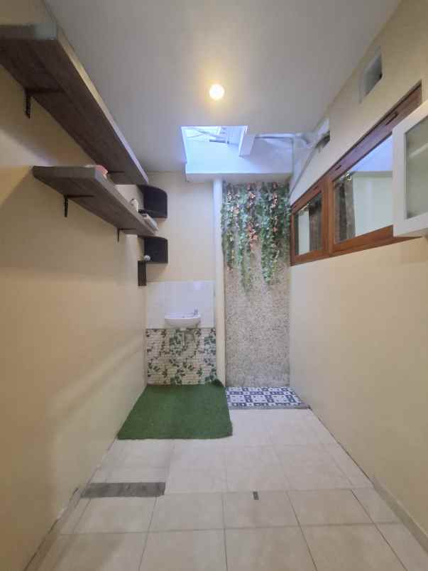 dijual rumah kadisoka