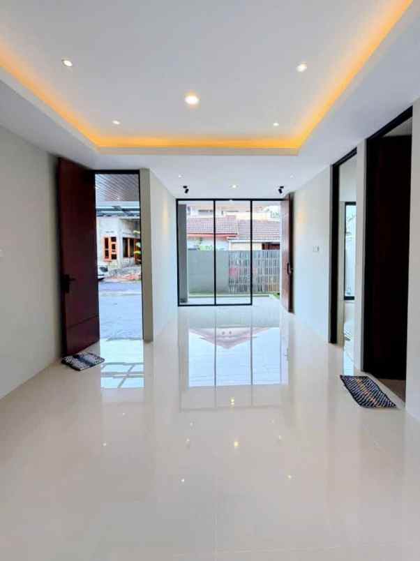 dijual rumah kaliurang km 14