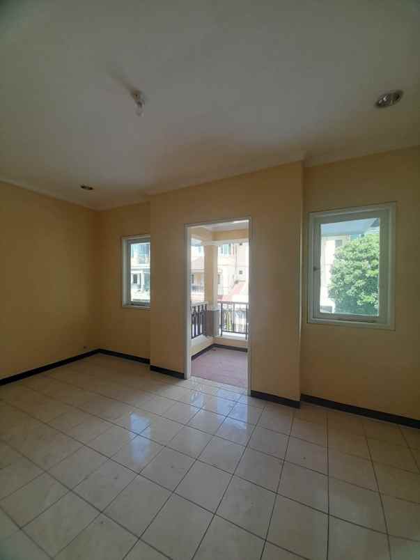 dijual rumah kantor graha asri ngagel