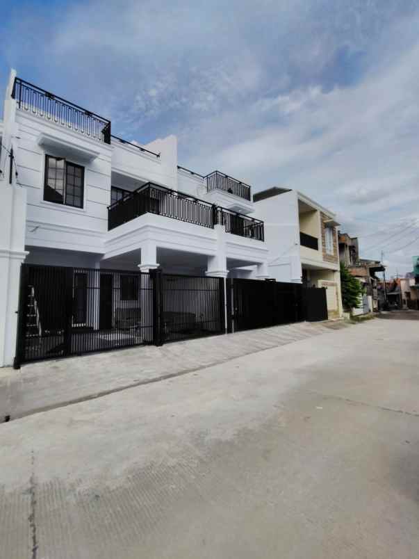 dijual rumah kav dki pondok kelapa jaktim