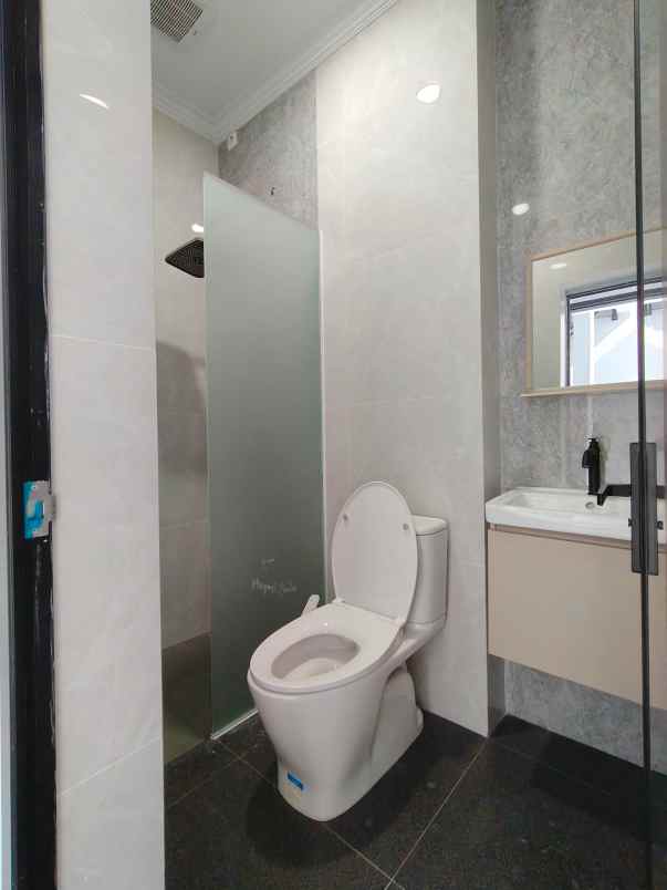 dijual rumah kav dki pondok kelapa jaktim