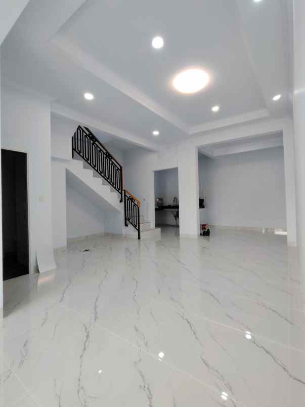 dijual rumah kav dki pondok kelapa jaktim