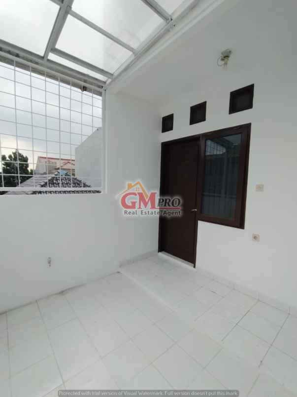 dijual rumah kawaluyaan indah