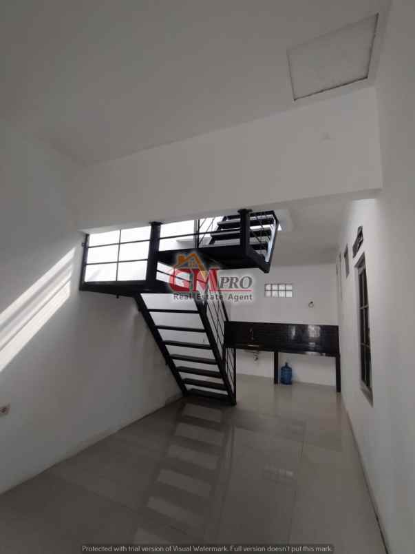 dijual rumah kawaluyaan indah