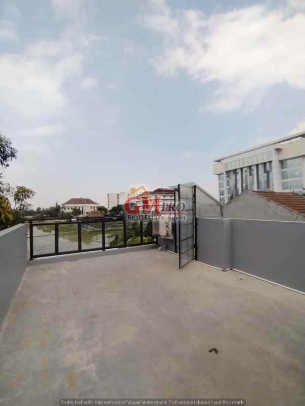 dijual rumah kawaluyaan indah