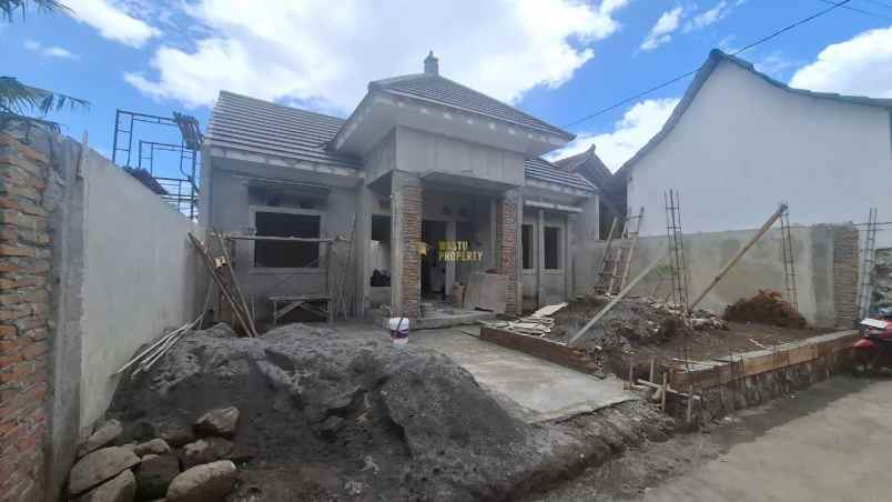 dijual rumah kebondalem
