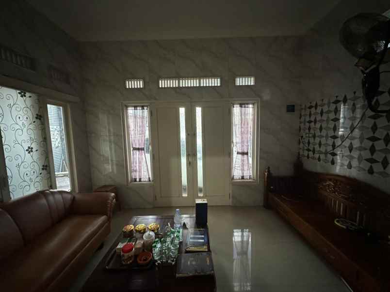 dijual rumah kebonsari