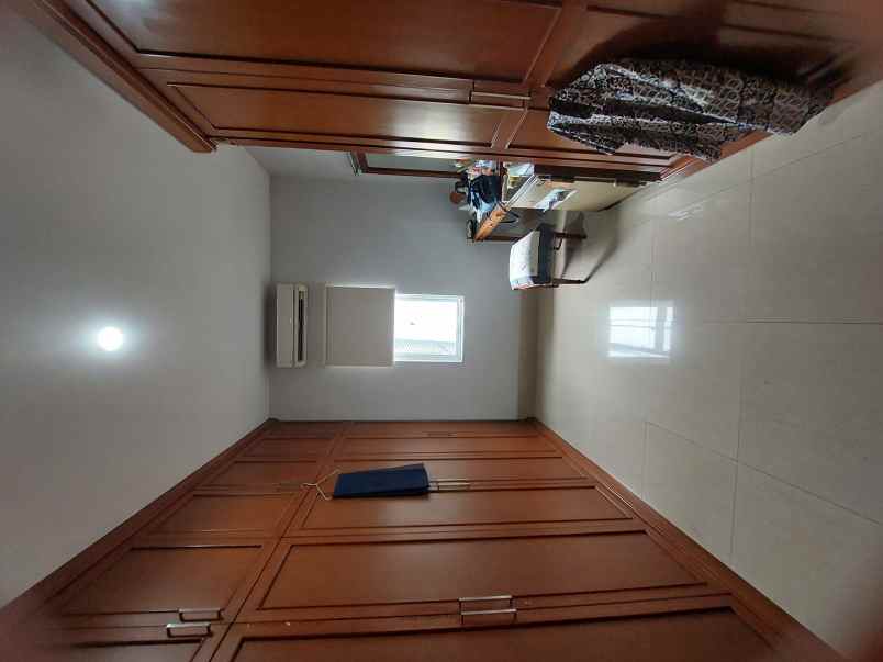 dijual rumah kemang pratama regency