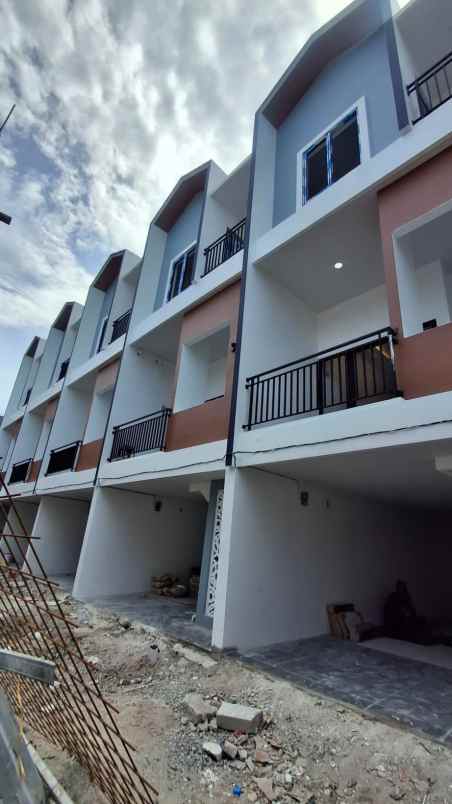 dijual rumah kemayoran